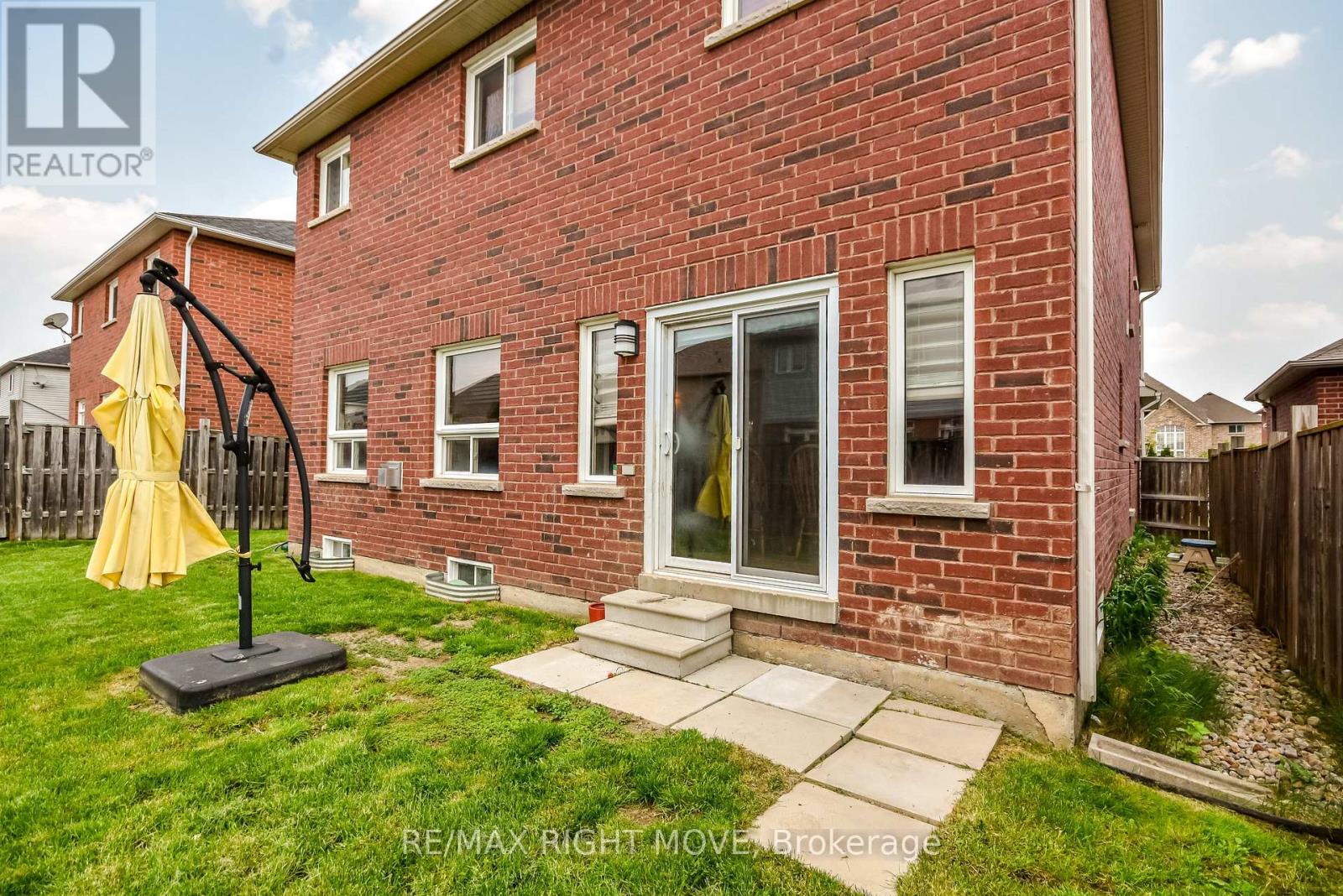 132 The Queensway, Barrie, Ontario  L4M 0B4 - Photo 40 - S12384042