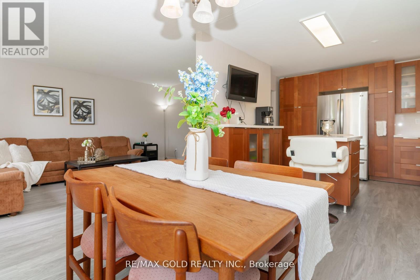29 Devonshire Drive, Brampton, Ontario  L6T 3G5 - Photo 12 - W12383928