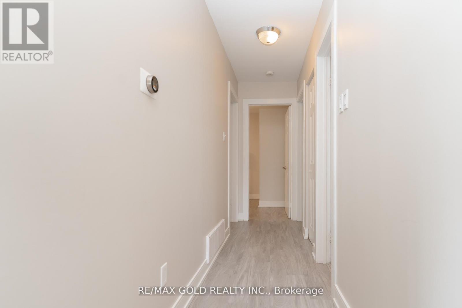 29 Devonshire Drive, Brampton, Ontario  L6T 3G5 - Photo 18 - W12383928