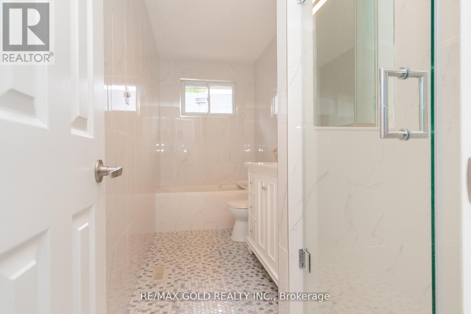 29 Devonshire Drive, Brampton, Ontario  L6T 3G5 - Photo 27 - W12383928