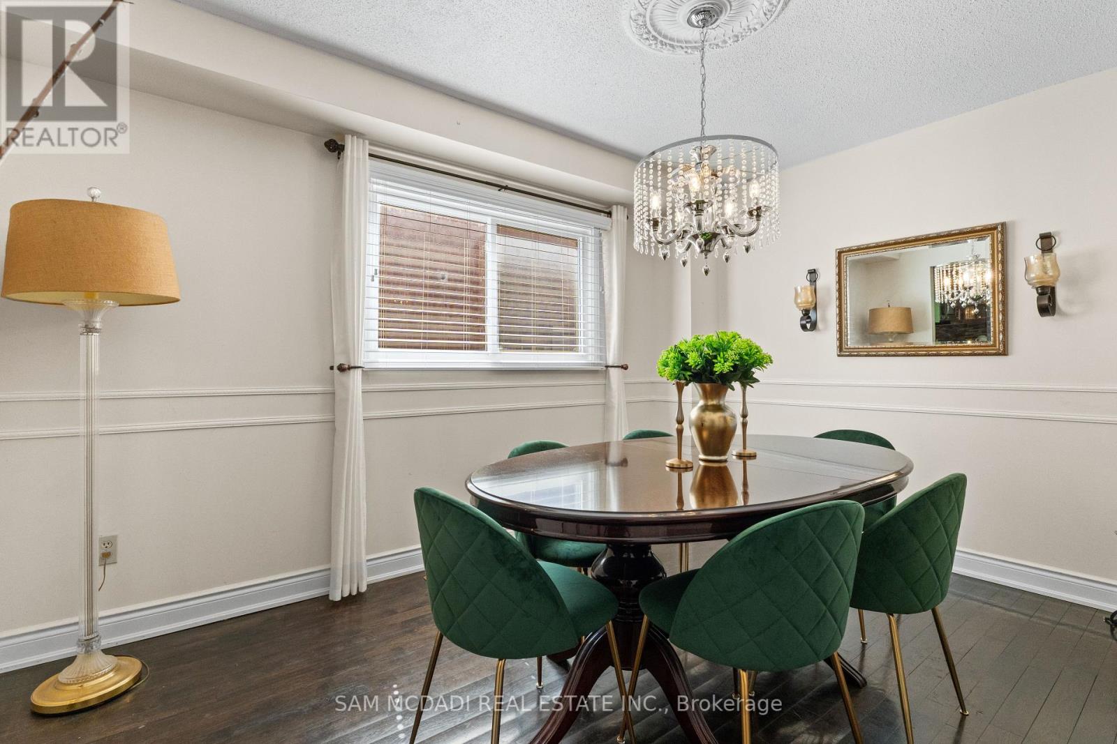 100 Castlehill Road, Brampton (Northwood Park), Ontario  L6X 4C7 - Photo 17 - W12383957