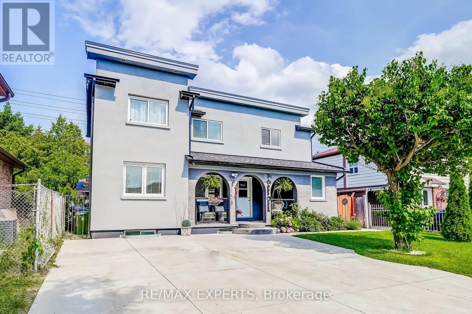 31 Shalom Crescent, Toronto (West Humber-Clairville), Ontario  M9V 4J3 - Photo 1 - W12383991