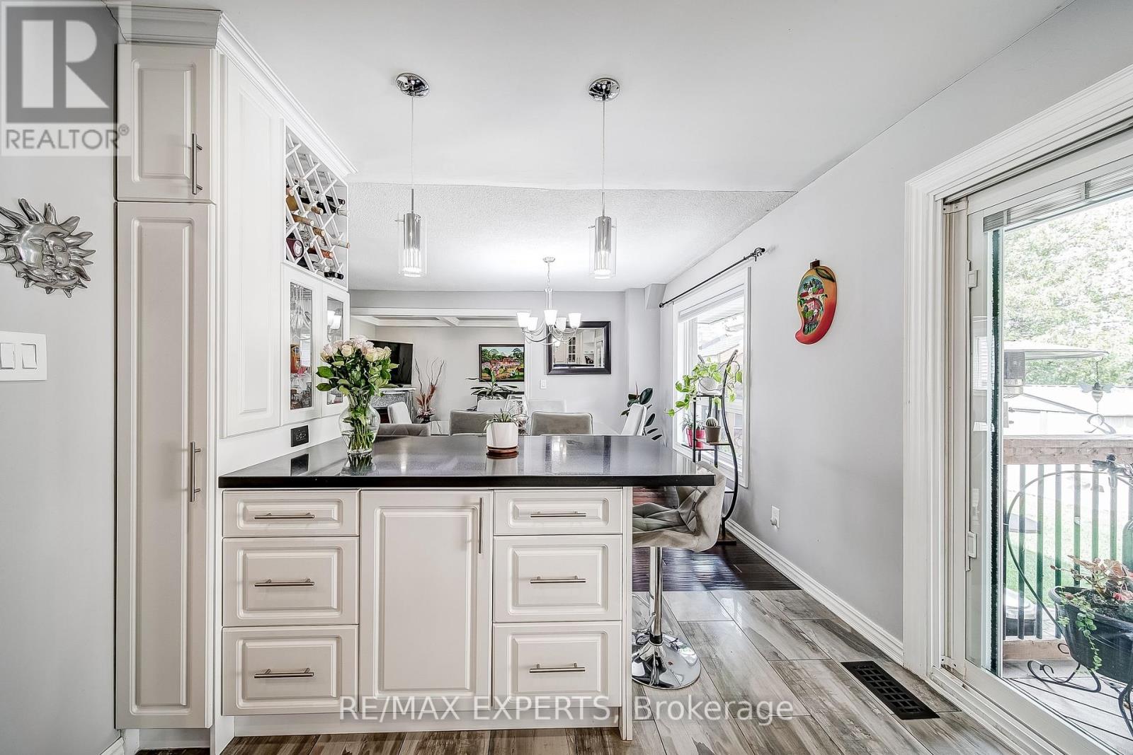 31 Shalom Crescent, Toronto (West Humber-Clairville), Ontario  M9V 4J3 - Photo 15 - W12383991