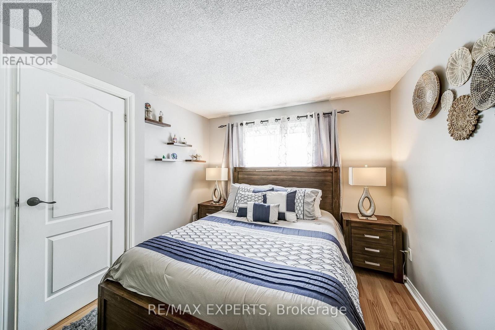 31 Shalom Crescent, Toronto (West Humber-Clairville), Ontario  M9V 4J3 - Photo 17 - W12383991