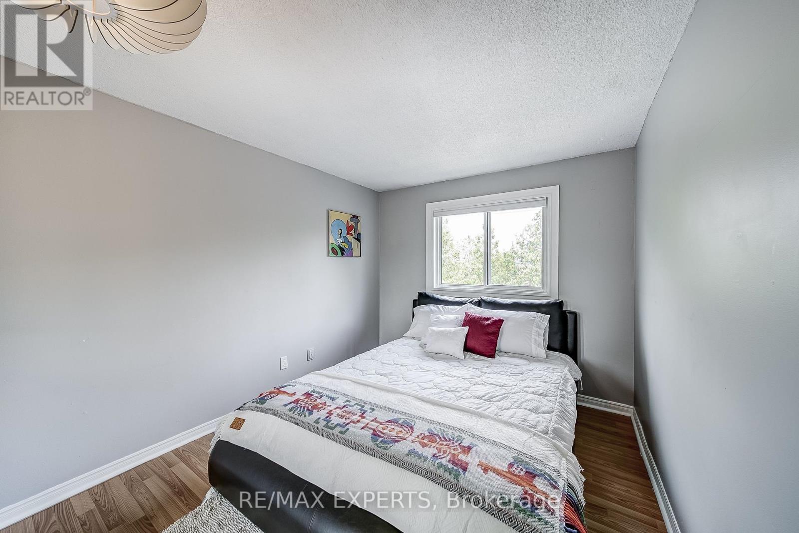 31 Shalom Crescent, Toronto (West Humber-Clairville), Ontario  M9V 4J3 - Photo 21 - W12383991