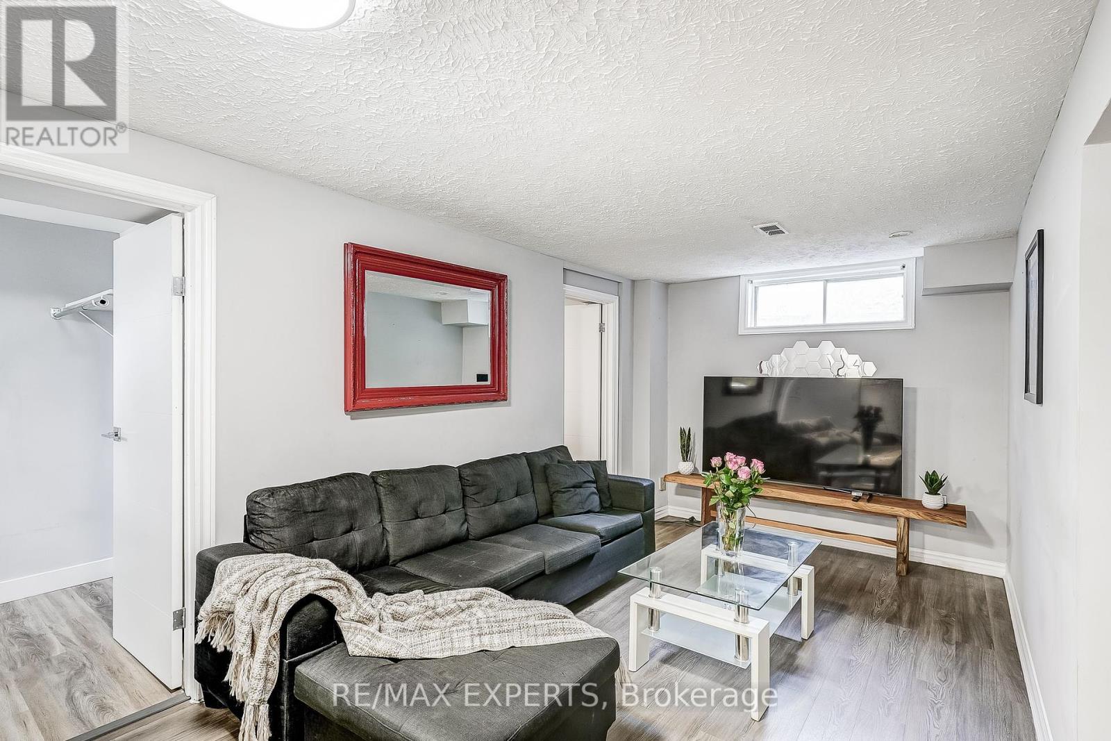 31 Shalom Crescent, Toronto (West Humber-Clairville), Ontario  M9V 4J3 - Photo 33 - W12383991
