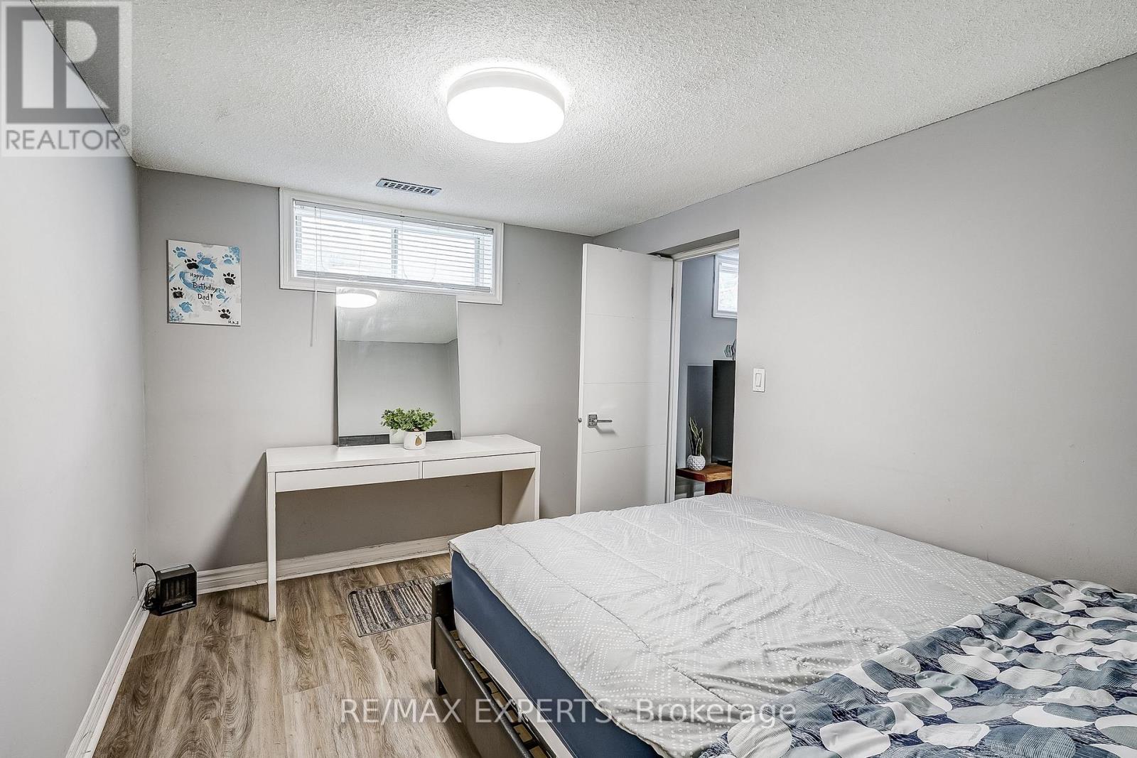 31 Shalom Crescent, Toronto (West Humber-Clairville), Ontario  M9V 4J3 - Photo 34 - W12383991
