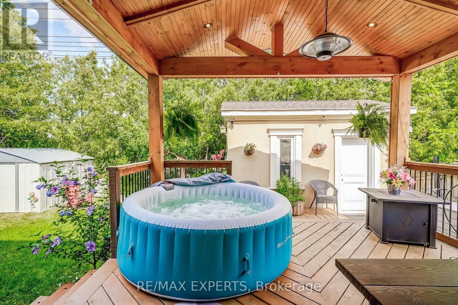 31 Shalom Crescent, Toronto (West Humber-Clairville), Ontario  M9V 4J3 - Photo 36 - W12383991