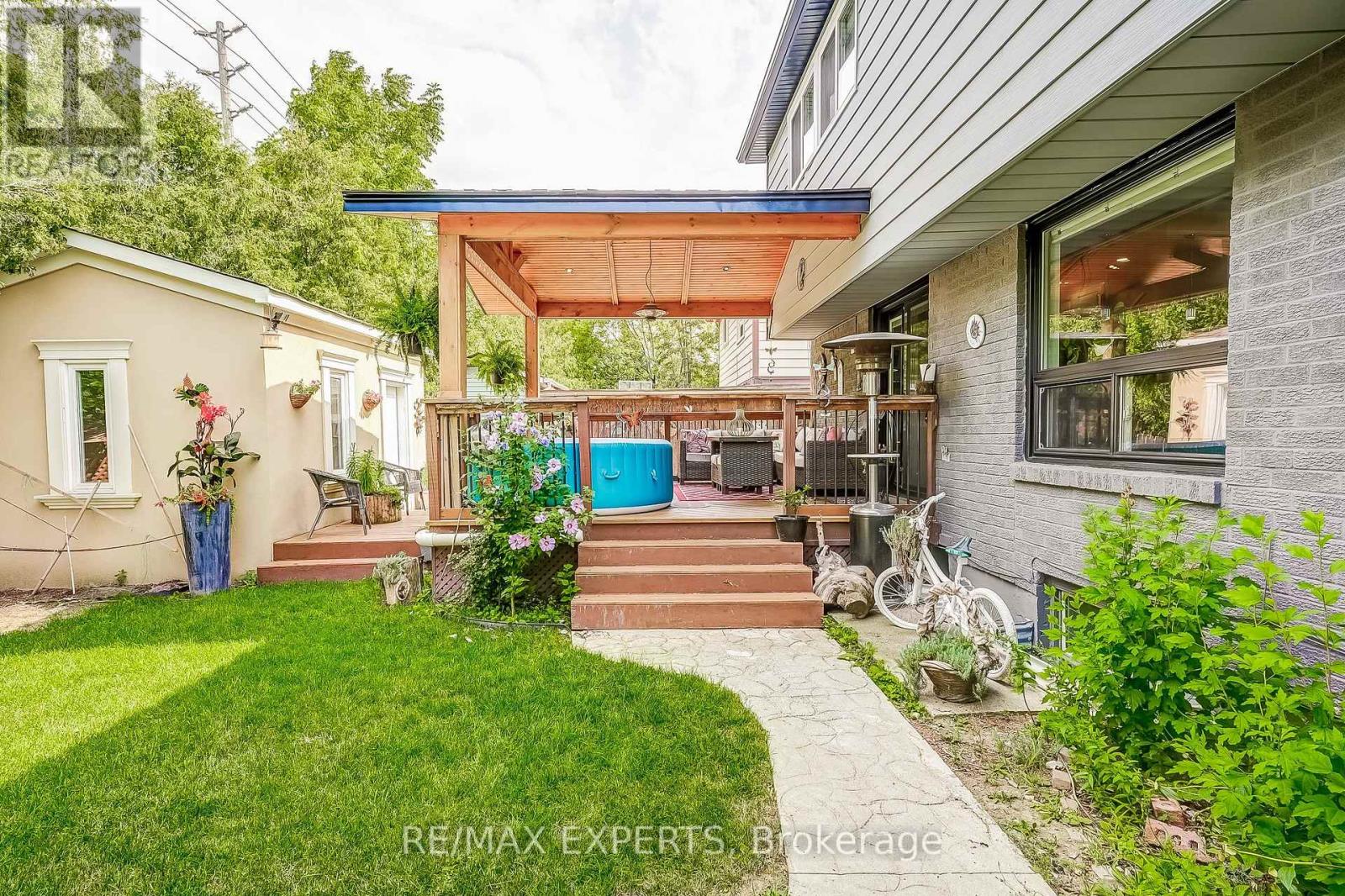 31 Shalom Crescent, Toronto (West Humber-Clairville), Ontario  M9V 4J3 - Photo 42 - W12383991