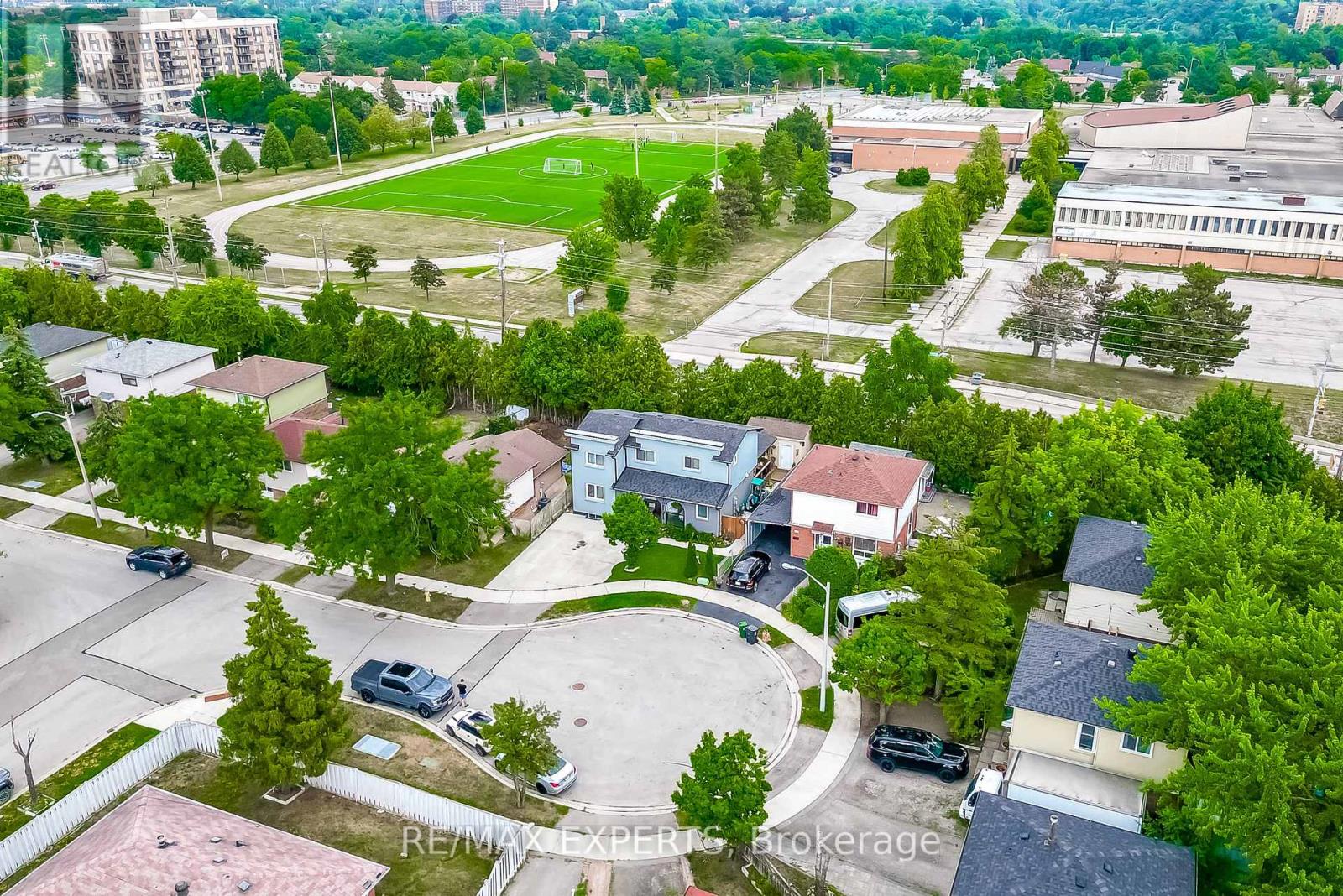 31 Shalom Crescent, Toronto (West Humber-Clairville), Ontario  M9V 4J3 - Photo 43 - W12383991