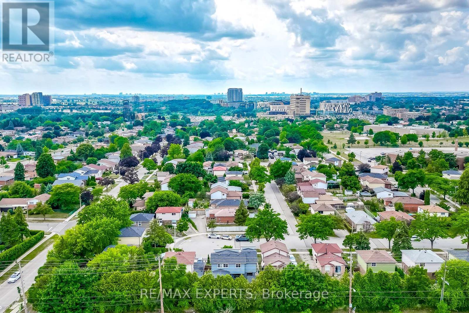 31 Shalom Crescent, Toronto (West Humber-Clairville), Ontario  M9V 4J3 - Photo 44 - W12383991