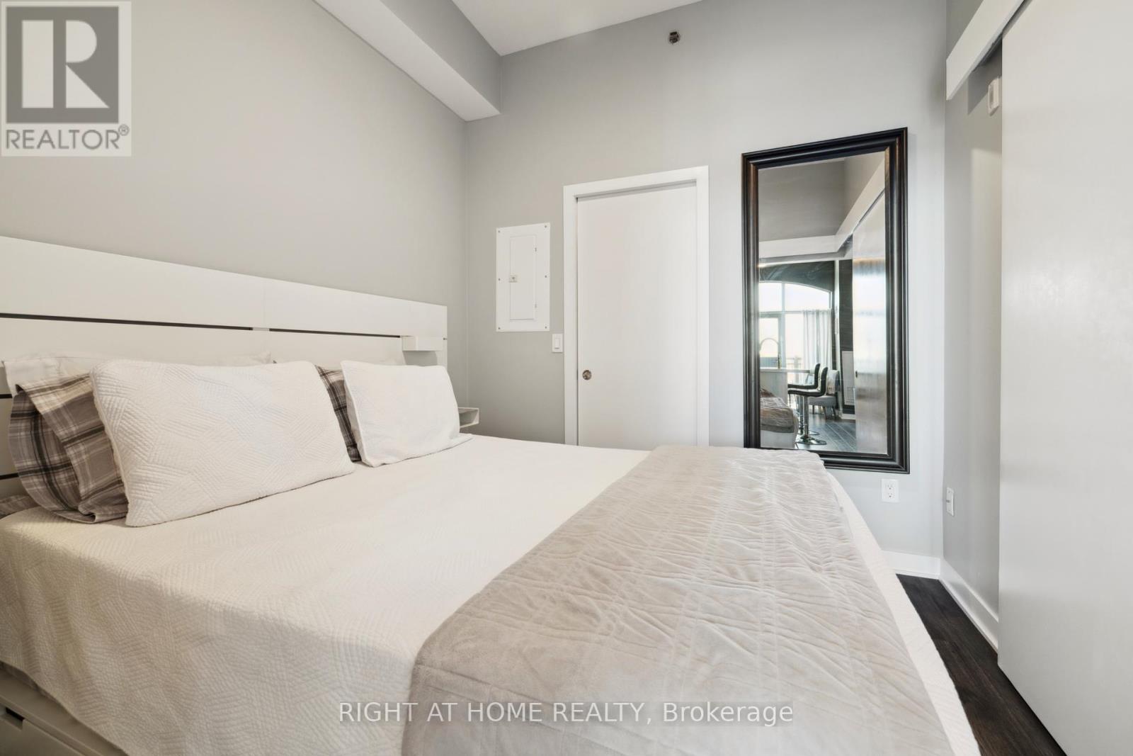 815 - 2486 Old Bronte Road, Oakville, Ontario  L6M 4J2 - Photo 22 - W12384038