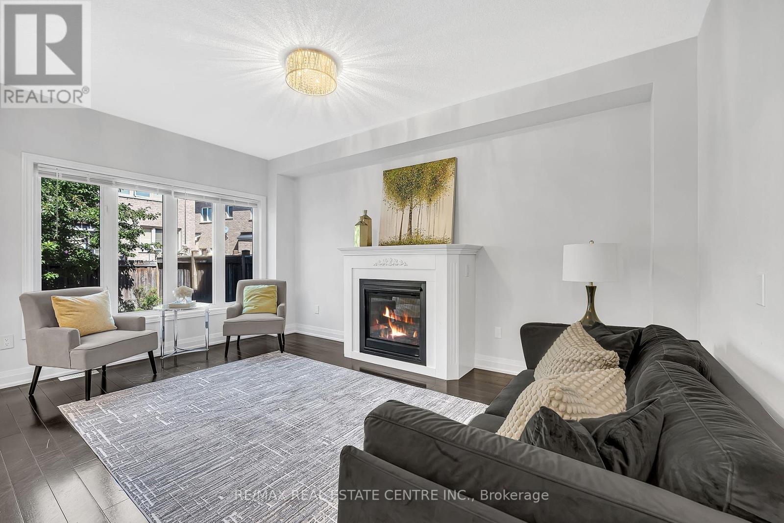 28 FALLHARVEST AVENUE, Brampton, Ontario