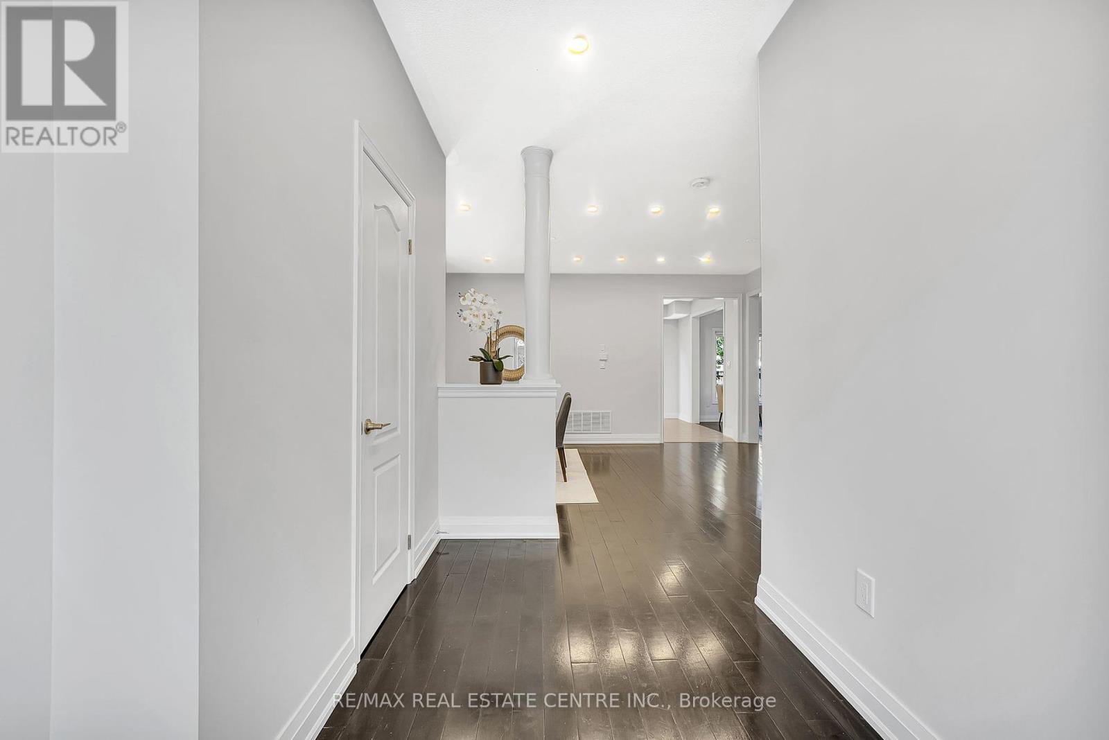 28 Fallharvest Avenue, Brampton, Ontario  L6Y 0P2 - Photo 6 - W12384082