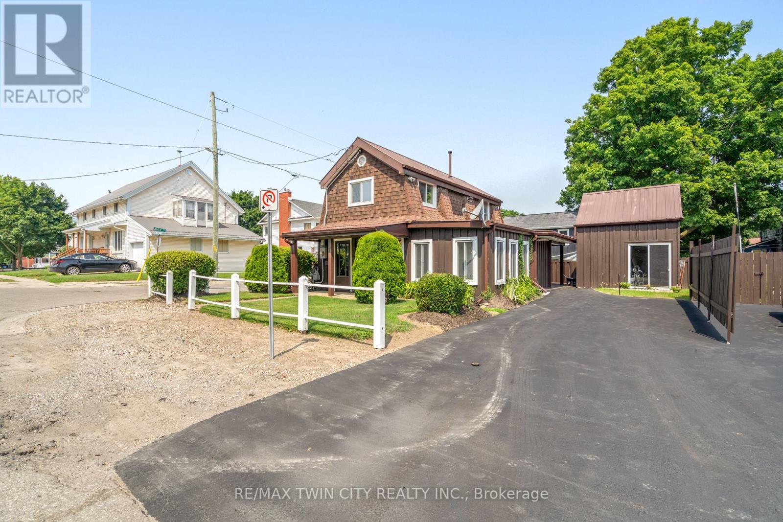 11 West Church Street, Norfolk, Ontario  N0E 1Y0 - Photo 3 - X12383937