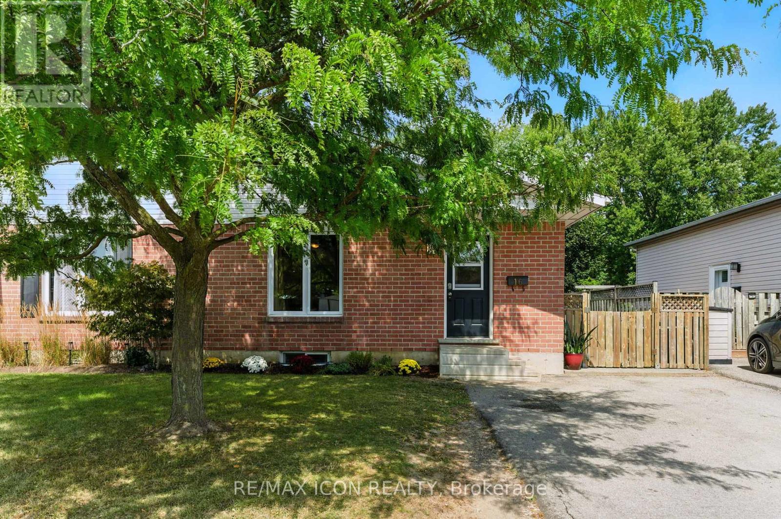 Property at 16 IVY CRESCENT image 1