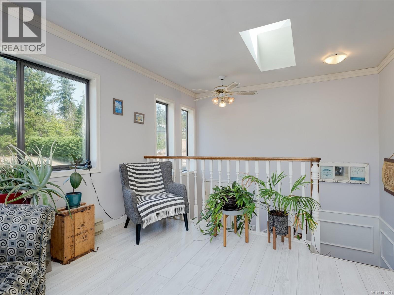 Property at 510 Voutrait Rd image 3