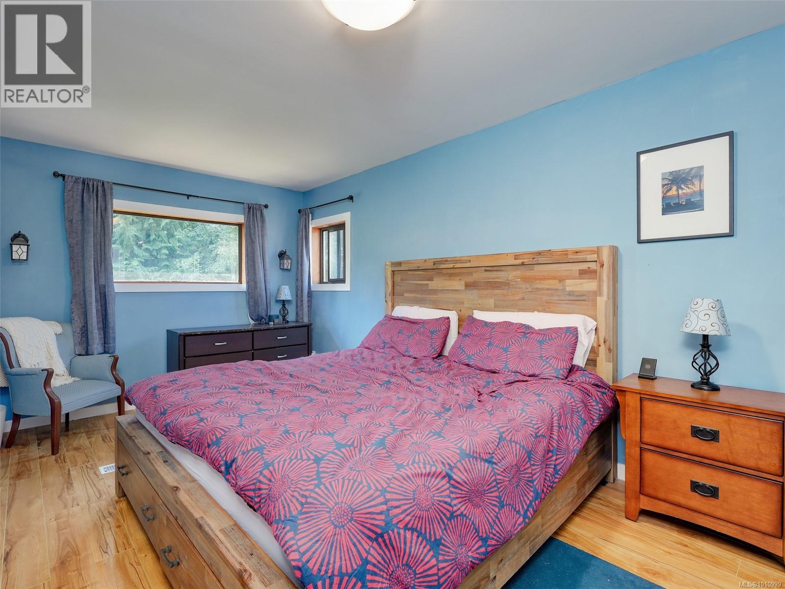 Property at 510 Voutrait Rd image 4