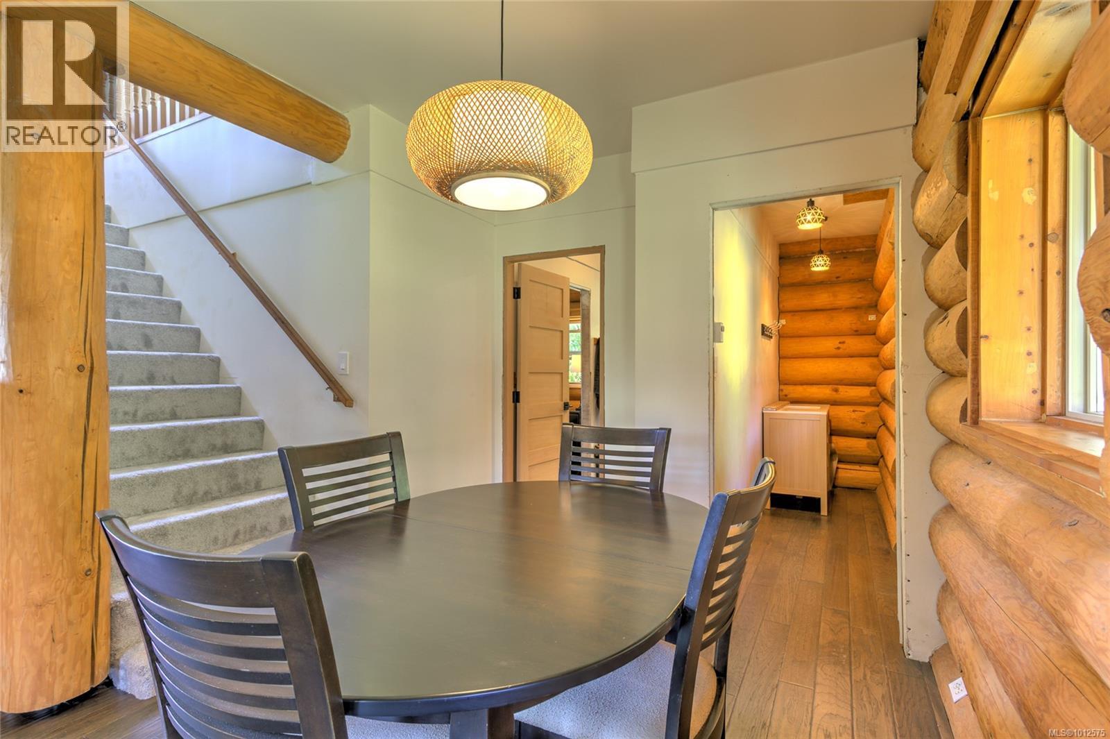 Property at 7337 Alberta Pl image 3