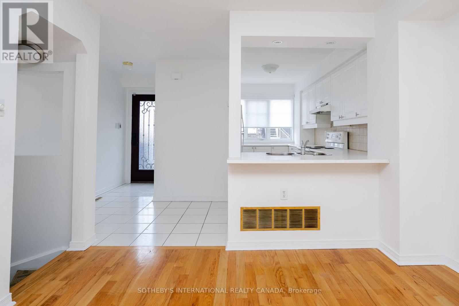 58a Poulett Street, Toronto, Ontario  M5A 1Z5 - Photo 10 - C12382887