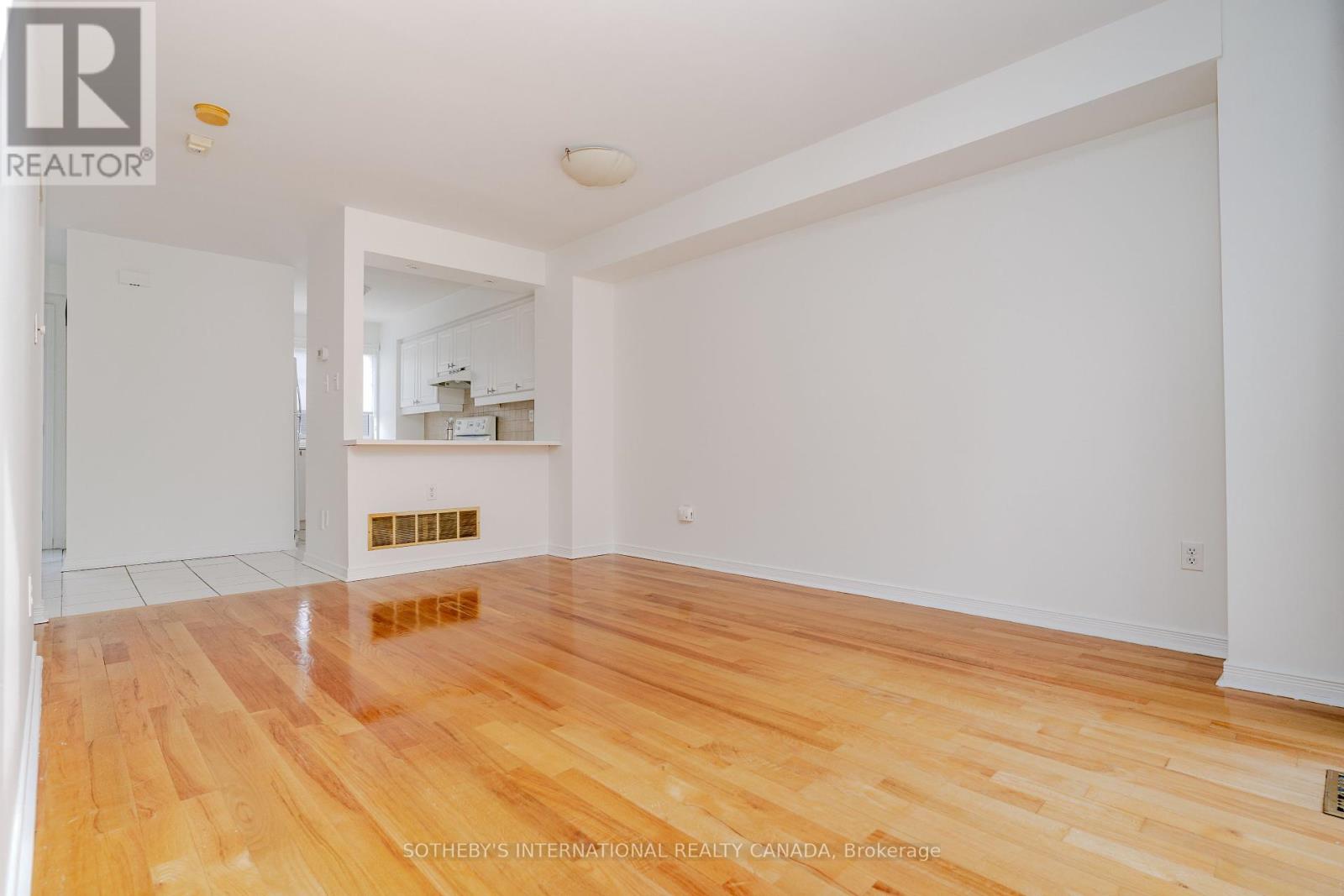 58a Poulett Street, Toronto, Ontario  M5A 1Z5 - Photo 9 - C12382887