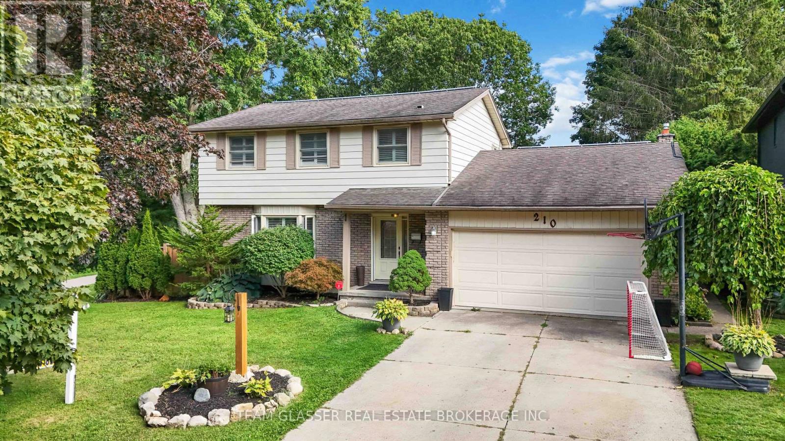 210 Chalet Crescent, London South (South K), Ontario  N6K 3C6 - Photo 37 - X12384381