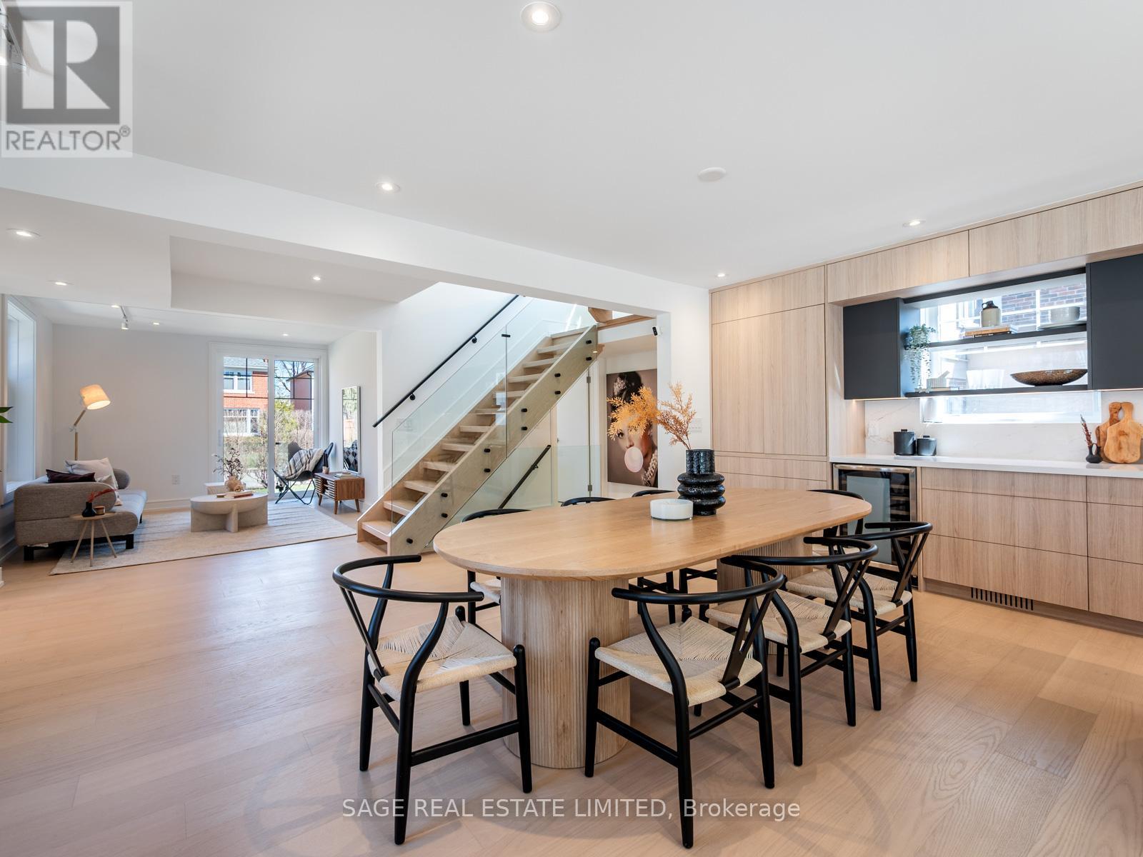 159 Humbervale Boulevard, Toronto, Ontario  M8Y 3P9 - Photo 14 - W12381783