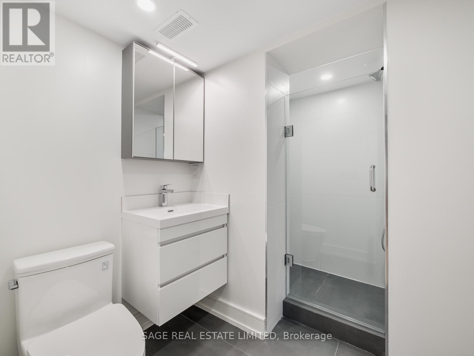 159 Humbervale Boulevard, Toronto, Ontario  M8Y 3P9 - Photo 44 - W12381783