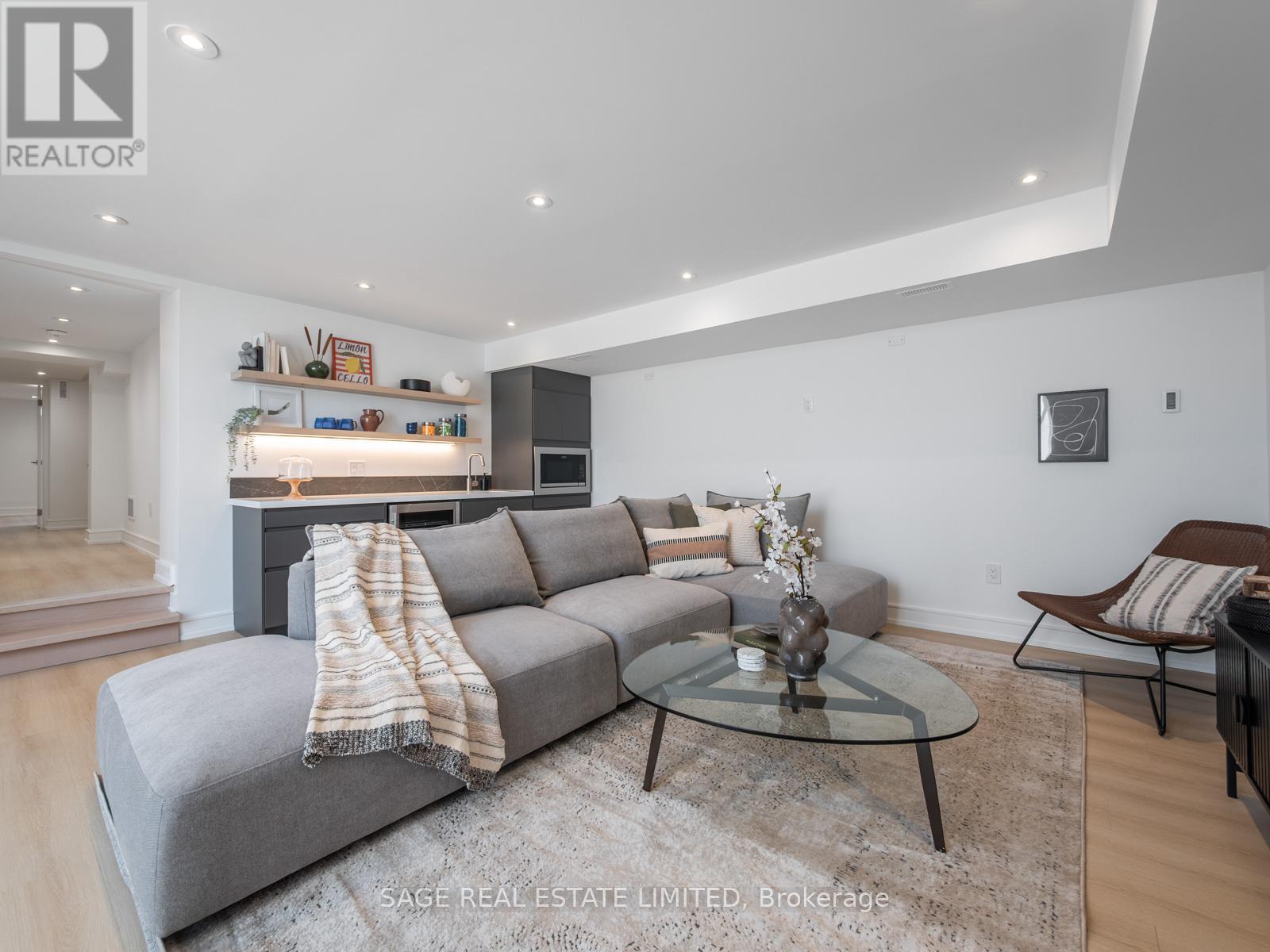 159 Humbervale Boulevard, Toronto, Ontario  M8Y 3P9 - Photo 40 - W12381783