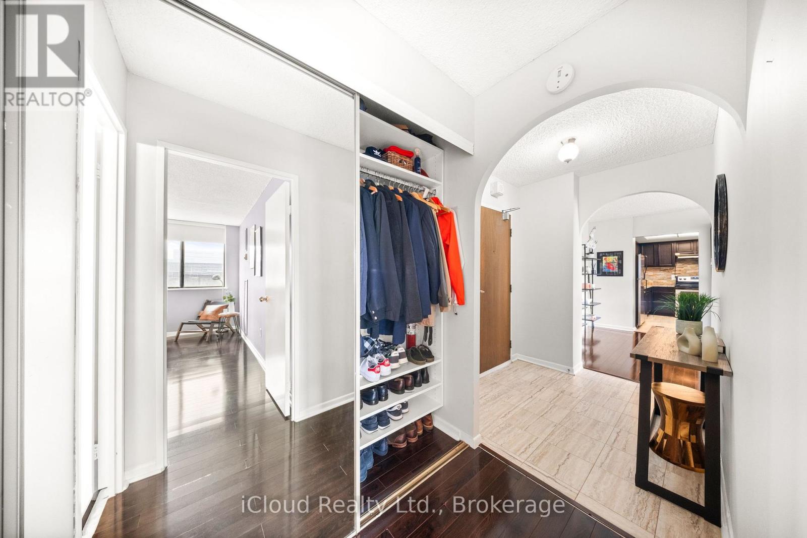 504 - 1900 Sheppard Avenue E, Toronto, Ontario  M2J 4T4 - Photo 4 - C12384139