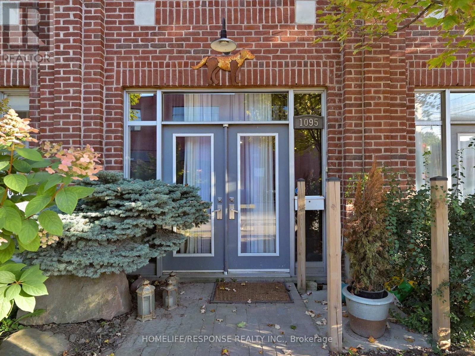 Property at 1095 DUNDAS STREET E image 2