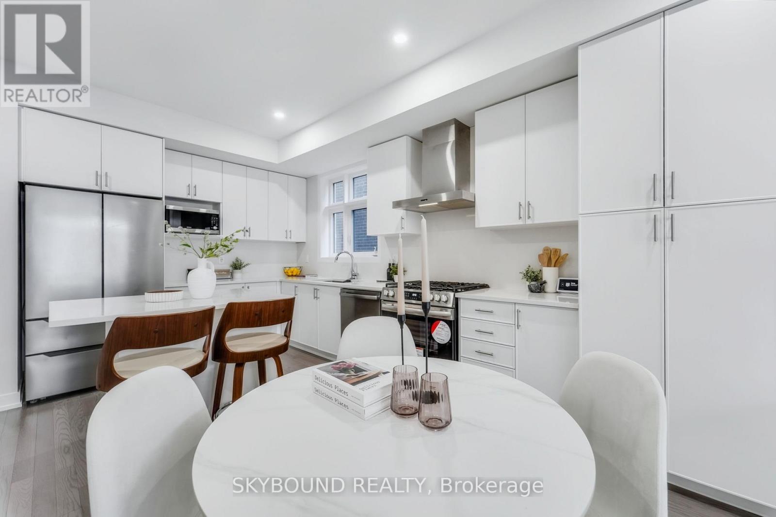 1818 Donald Cousens Parkway, Markham, Ontario  L6B 0V5 - Photo 10 - N12384203