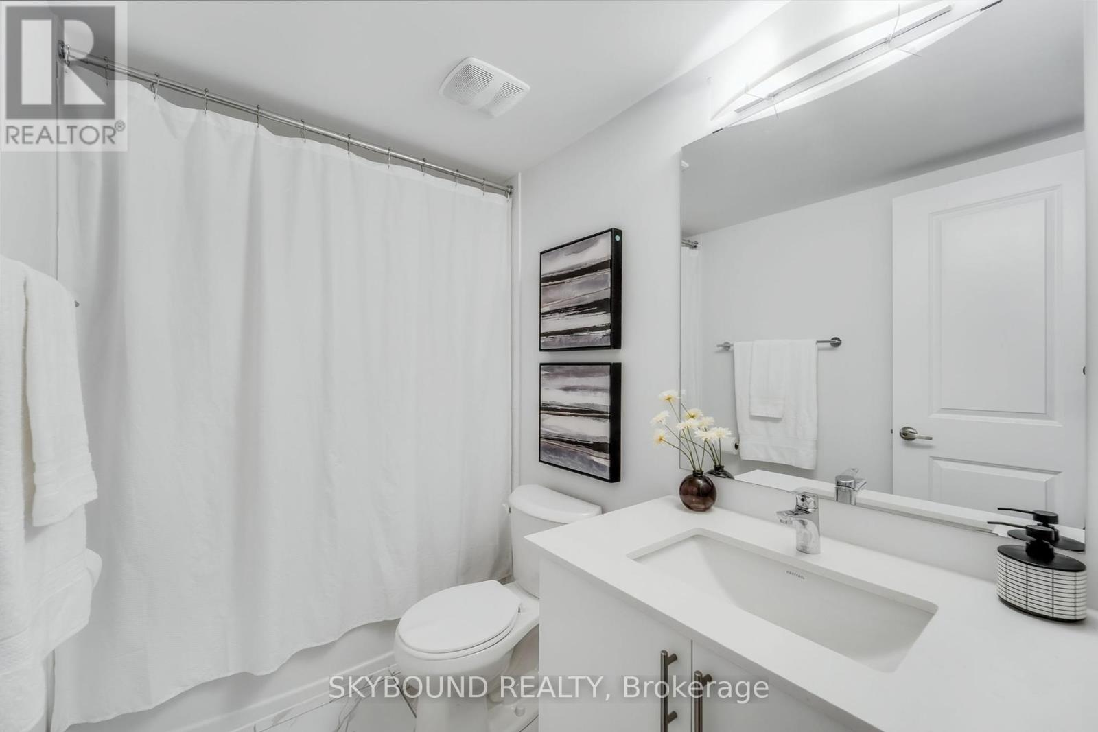 1818 Donald Cousens Parkway, Markham, Ontario  L6B 0V5 - Photo 21 - N12384203