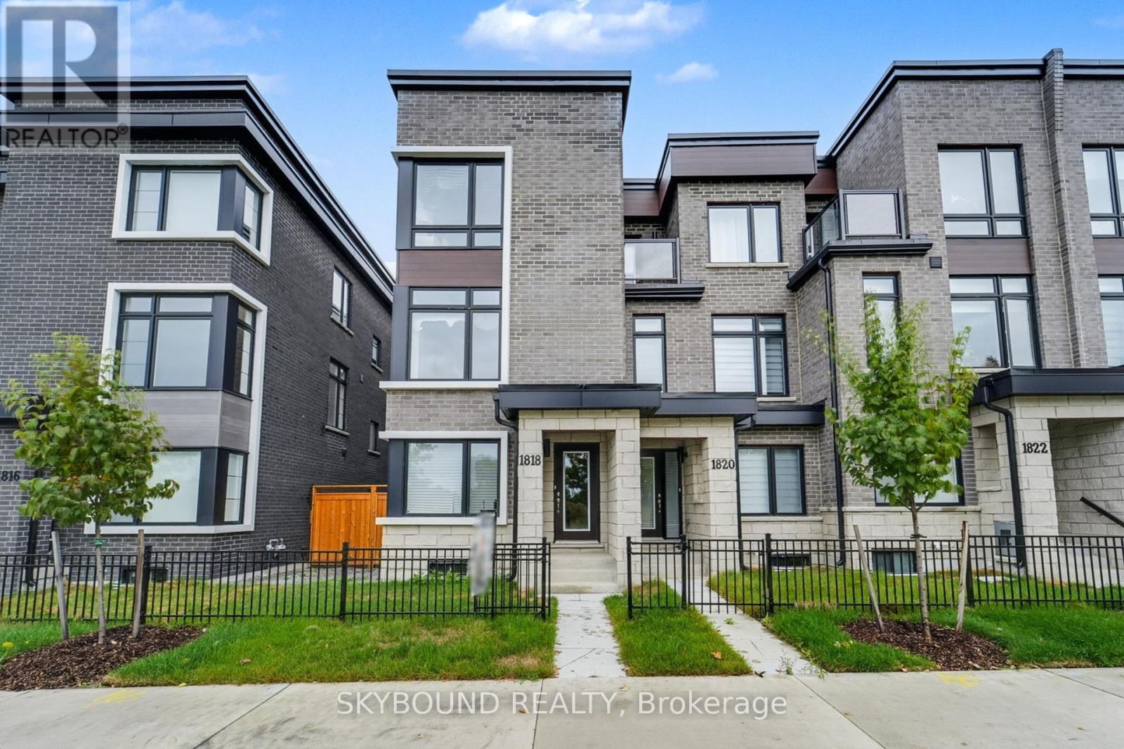1818 Donald Cousens Parkway, Markham, Ontario  L6B 0V5 - Photo 3 - N12384203