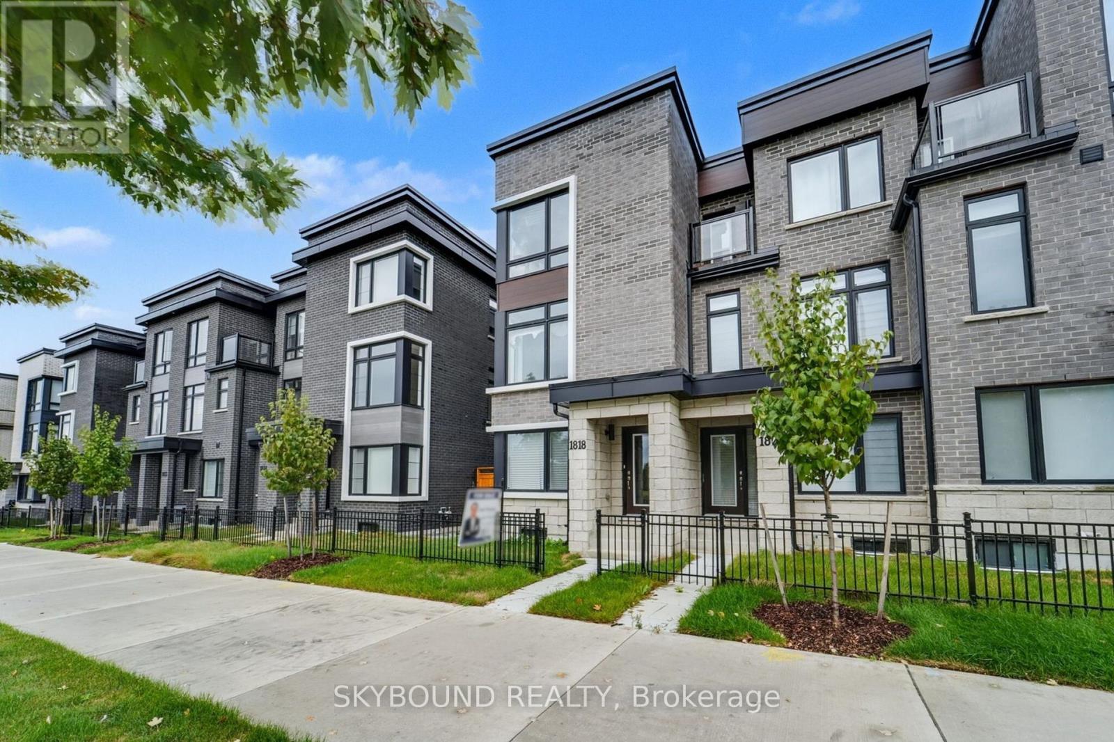 1818 Donald Cousens Parkway, Markham, Ontario  L6B 0V5 - Photo 4 - N12384203
