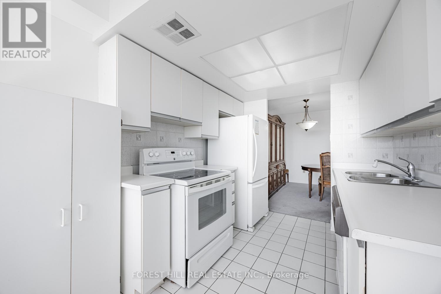 609 - 7420 Bathurst Street, Vaughan, Ontario  L4J 6X4 - Photo 10 - N12384209
