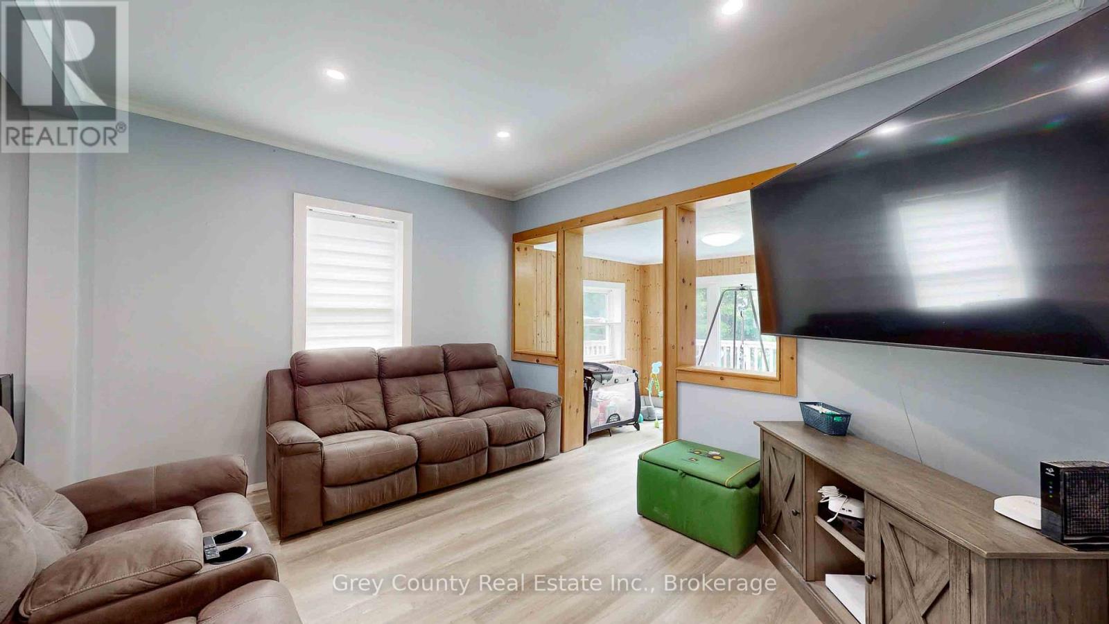 124 Lorne Street, Grey Highlands, Ontario  N0C 1H0 - Photo 17 - X12384426