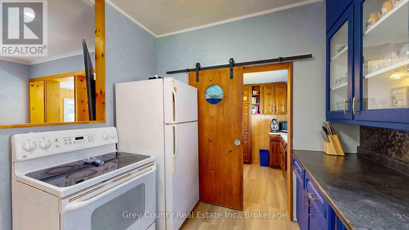 124 Lorne Street, Grey Highlands, Ontario  N0C 1H0 - Photo 22 - X12384426