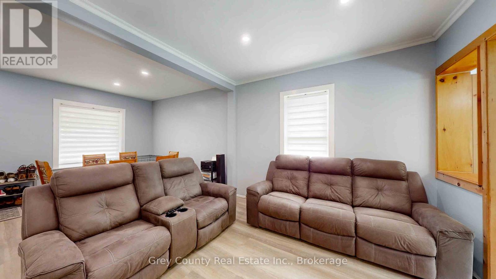 124 Lorne Street, Grey Highlands, Ontario  N0C 1H0 - Photo 16 - X12384426