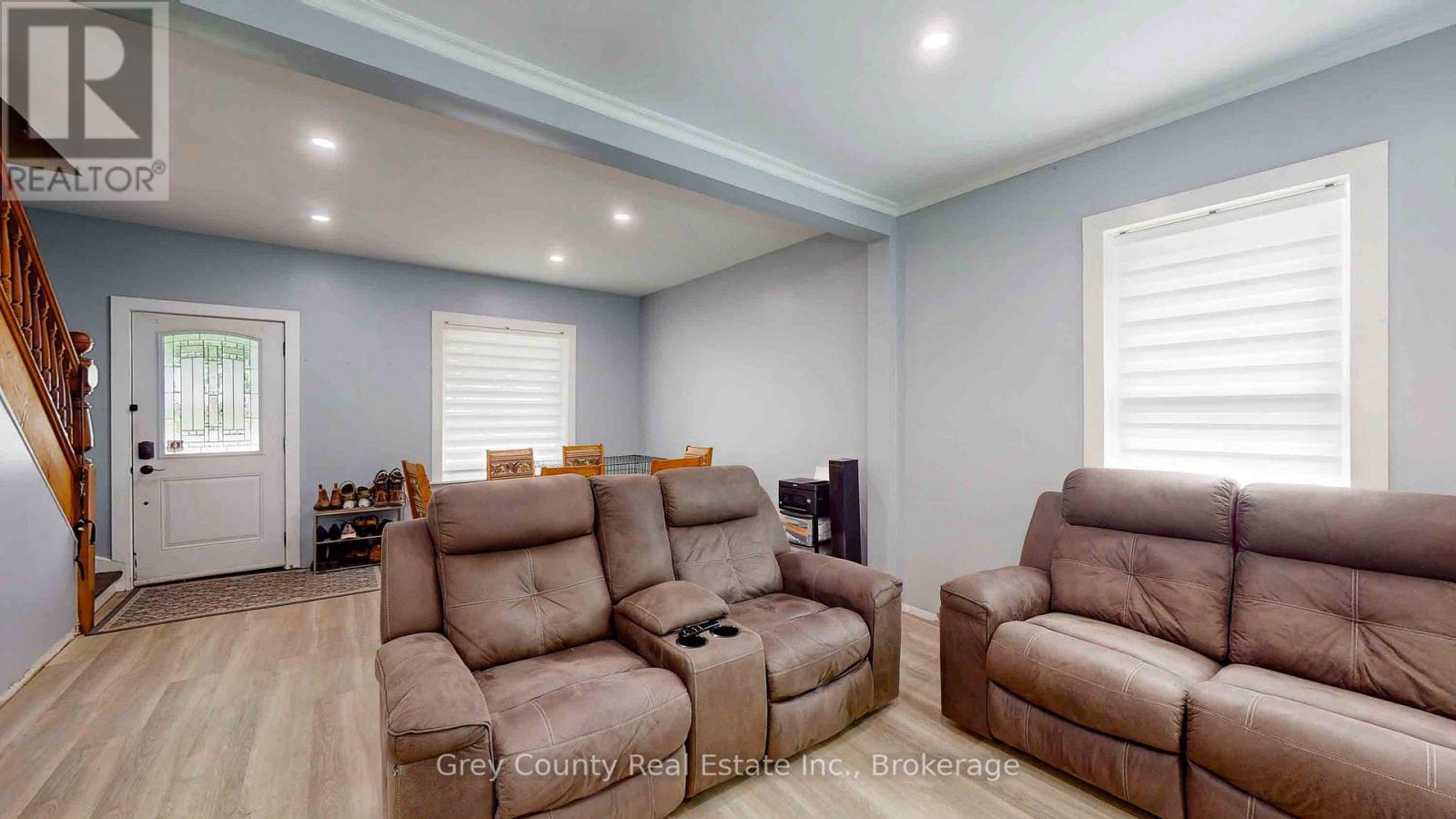 124 Lorne Street, Grey Highlands, Ontario  N0C 1H0 - Photo 14 - X12384426
