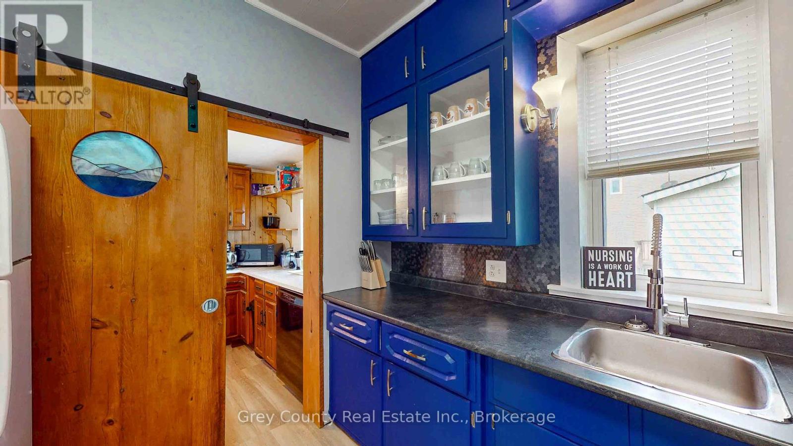124 Lorne Street, Grey Highlands, Ontario  N0C 1H0 - Photo 23 - X12384426