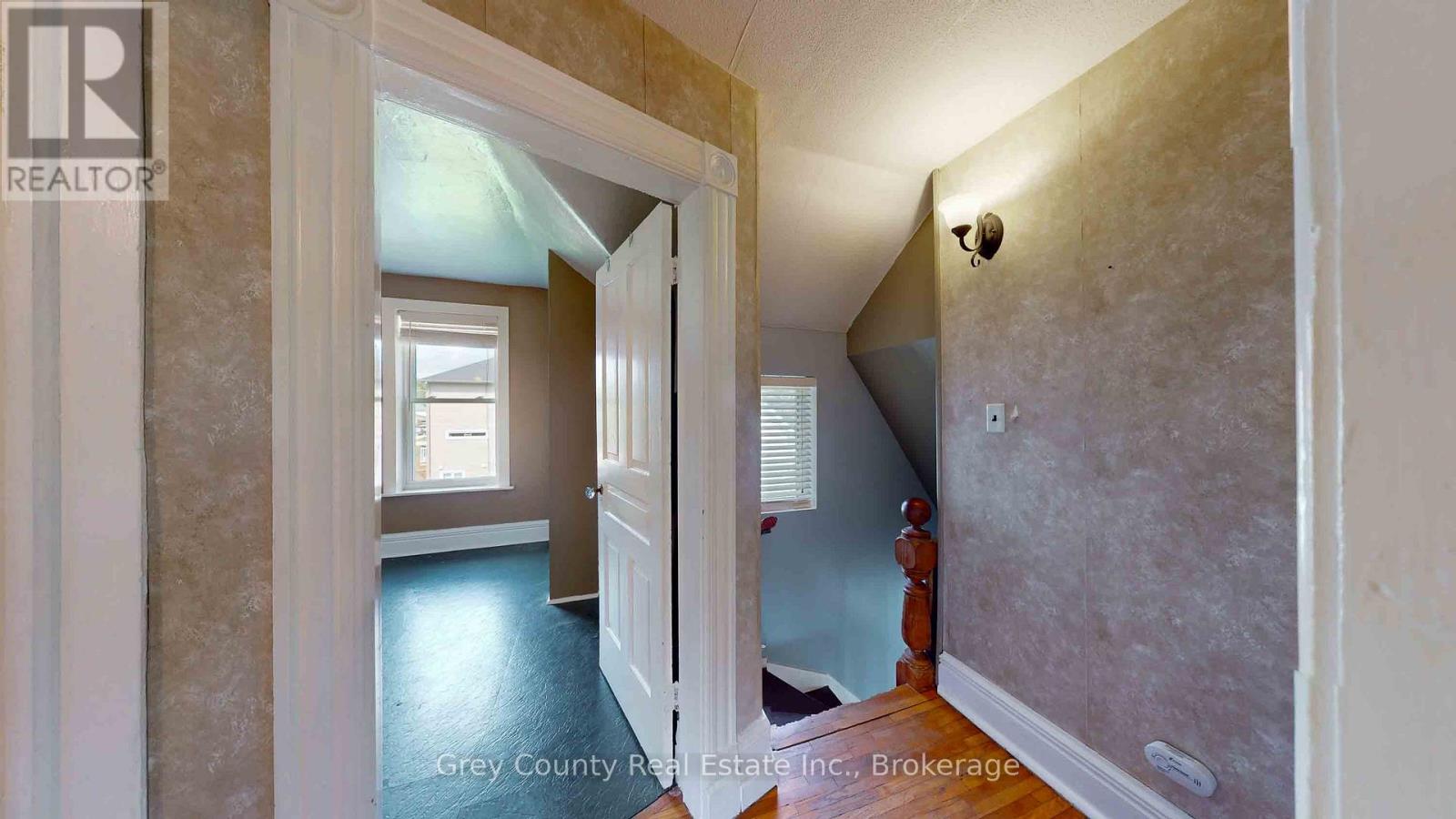 124 Lorne Street, Grey Highlands, Ontario  N0C 1H0 - Photo 28 - X12384426
