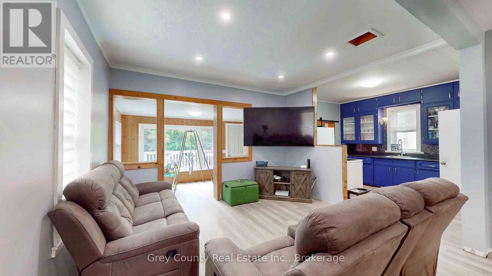 124 Lorne Street, Grey Highlands, Ontario  N0C 1H0 - Photo 12 - X12384426