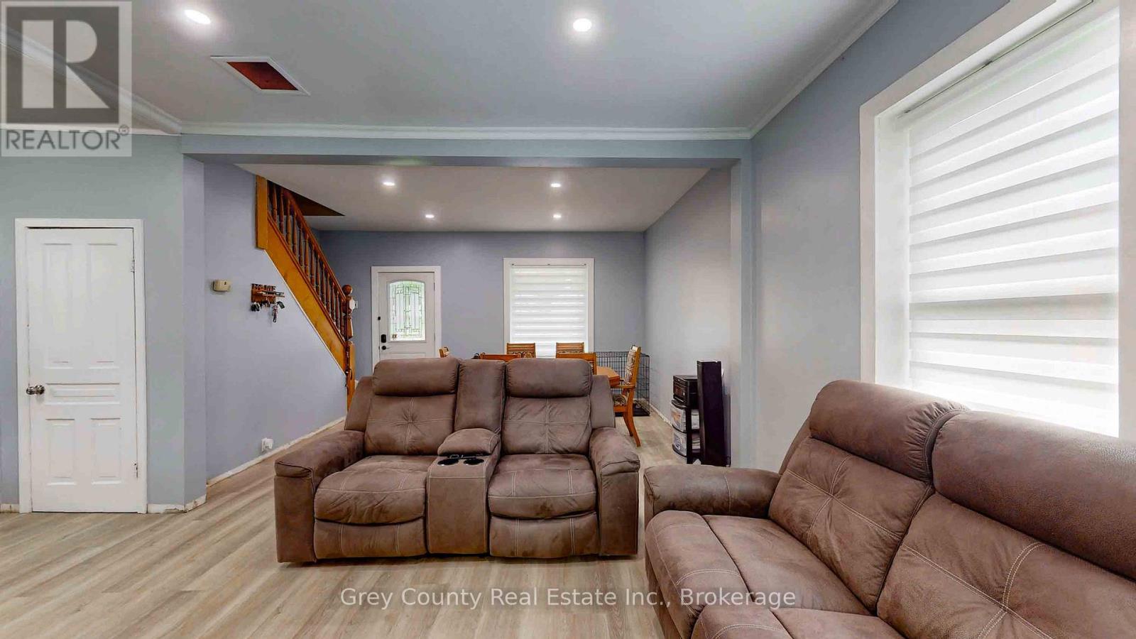 124 Lorne Street, Grey Highlands, Ontario  N0C 1H0 - Photo 15 - X12384426