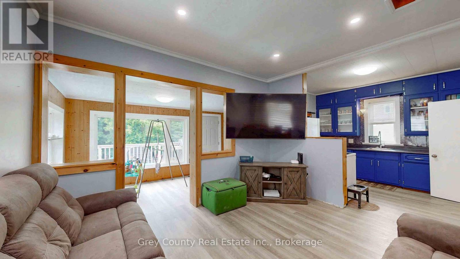 124 Lorne Street, Grey Highlands, Ontario  N0C 1H0 - Photo 13 - X12384426