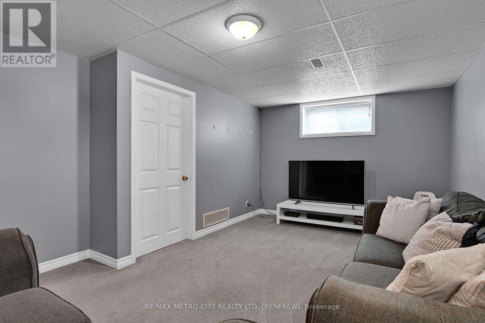 91 Haramis Drive, Renfrew, Ontario  K7V 4M4 - Photo 23 - X12384342