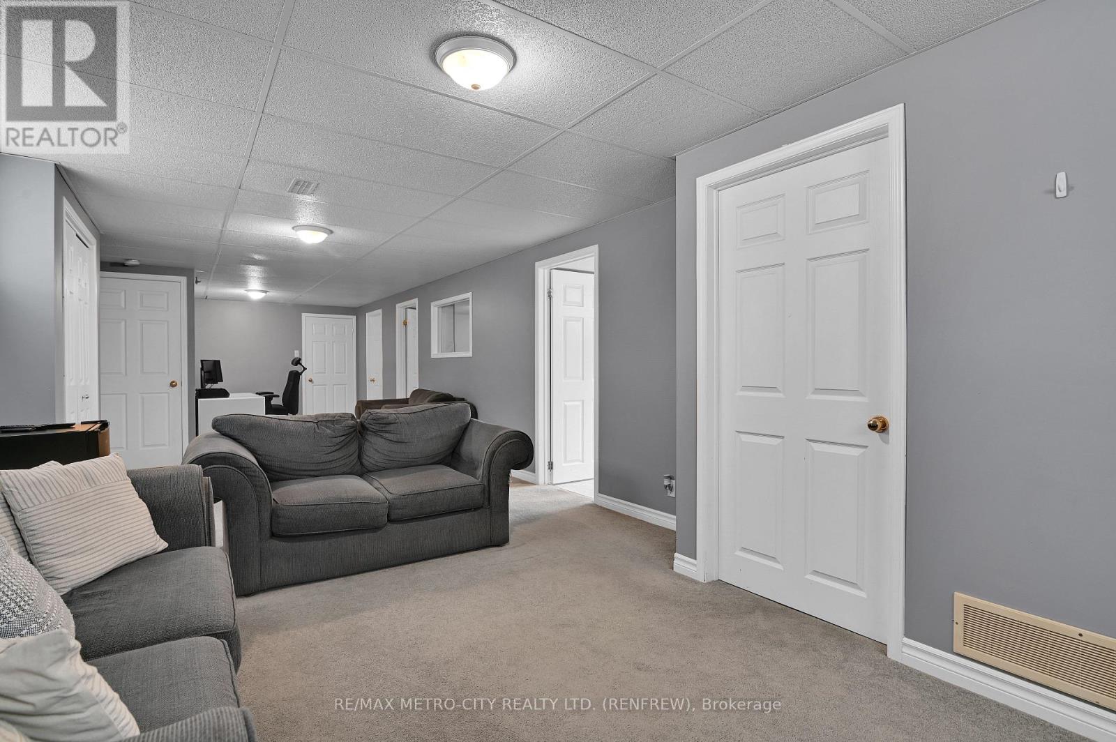 91 Haramis Drive, Renfrew, Ontario  K7V 4M4 - Photo 25 - X12384342