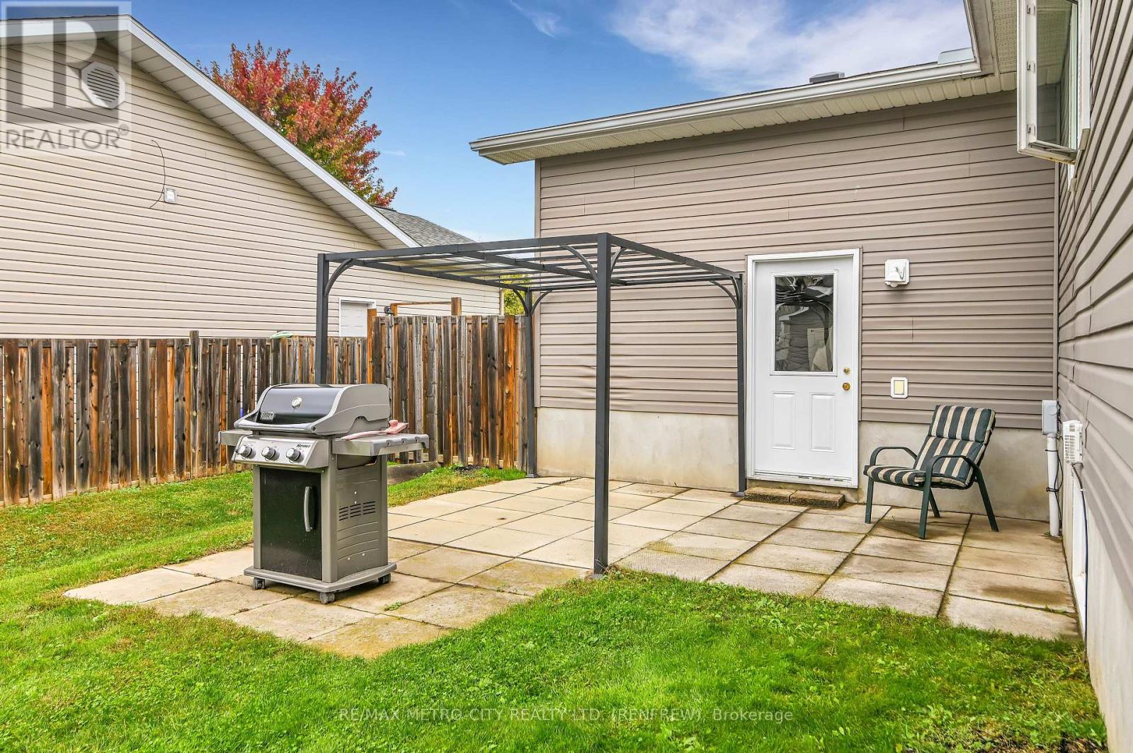 91 Haramis Drive, Renfrew, Ontario  K7V 4M4 - Photo 34 - X12384342