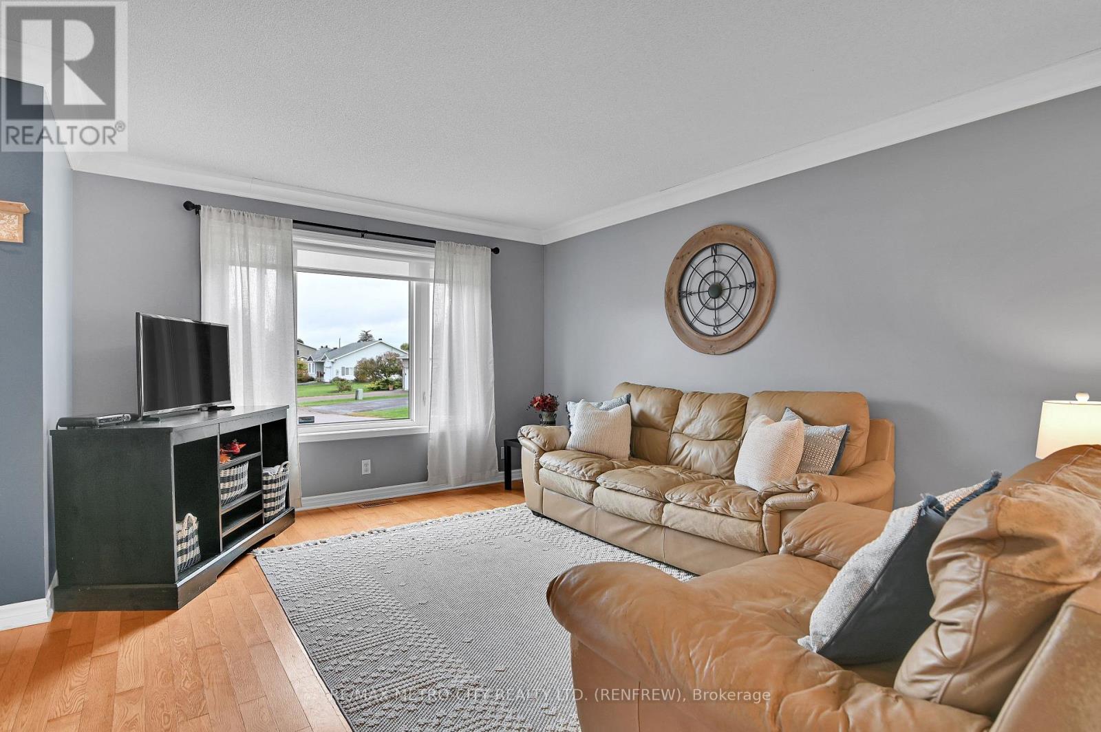 91 Haramis Drive, Renfrew, Ontario  K7V 4M4 - Photo 6 - X12384342