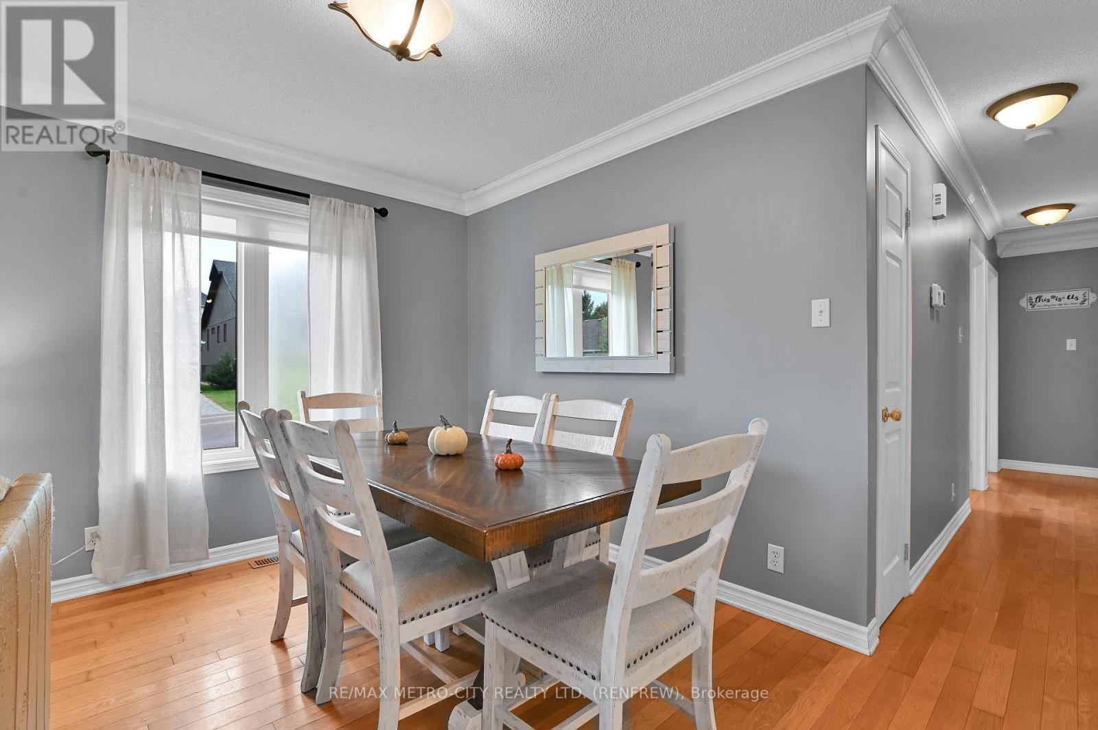 91 Haramis Drive, Renfrew, Ontario  K7V 4M4 - Photo 8 - X12384342